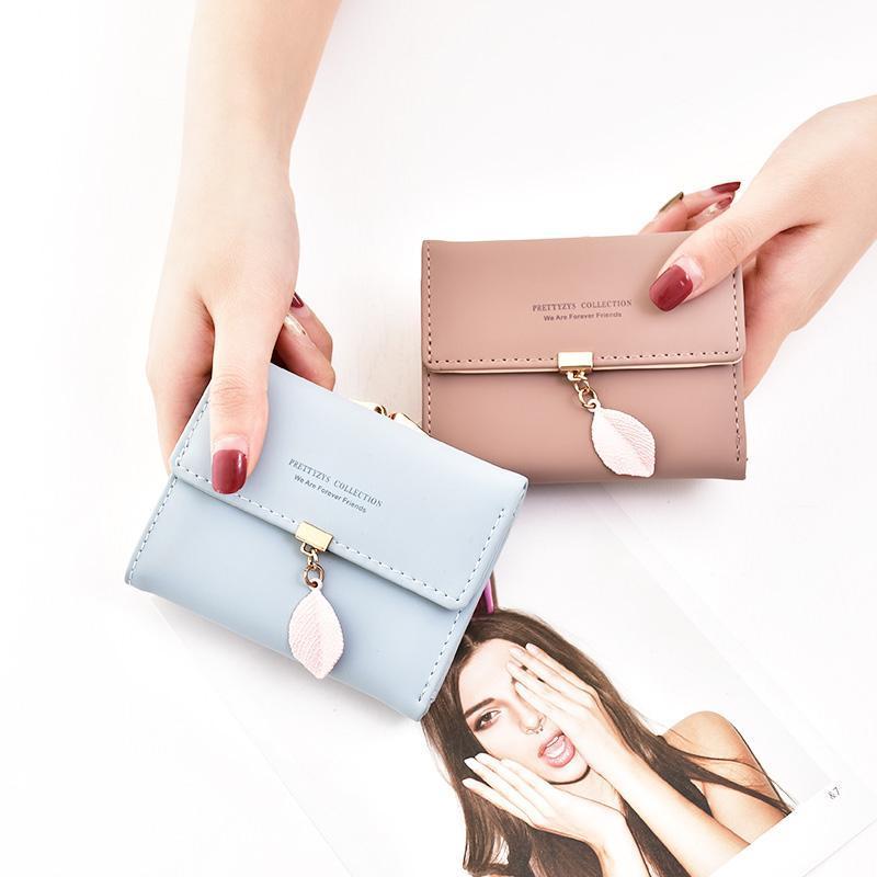 Cartera tríptico corta con hojas