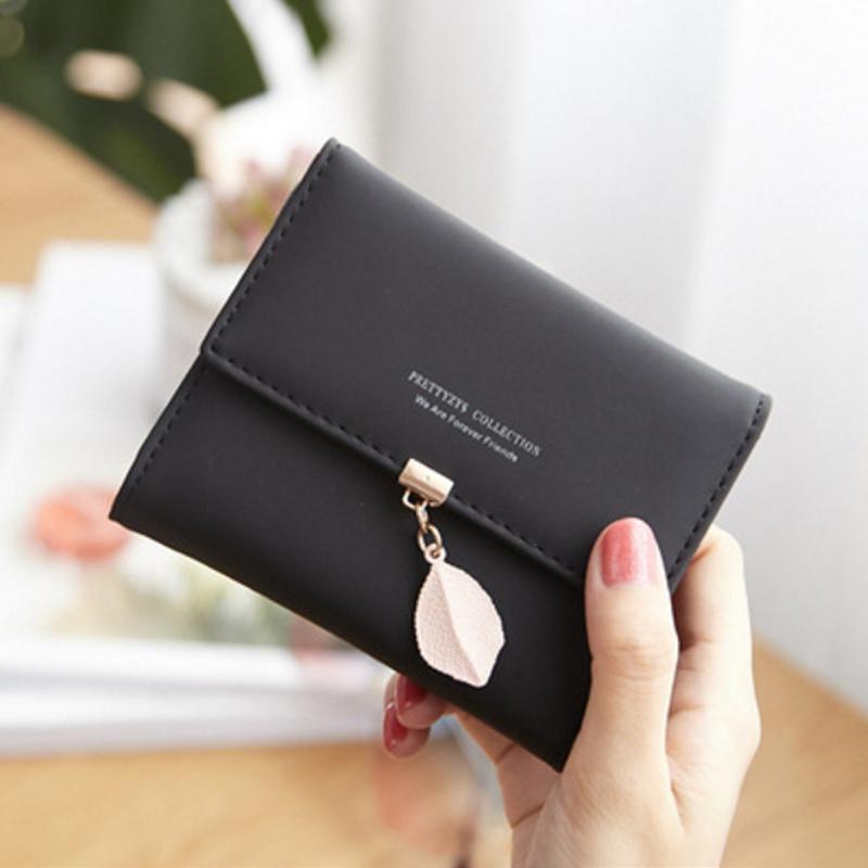 Cartera tríptico corta con hojas