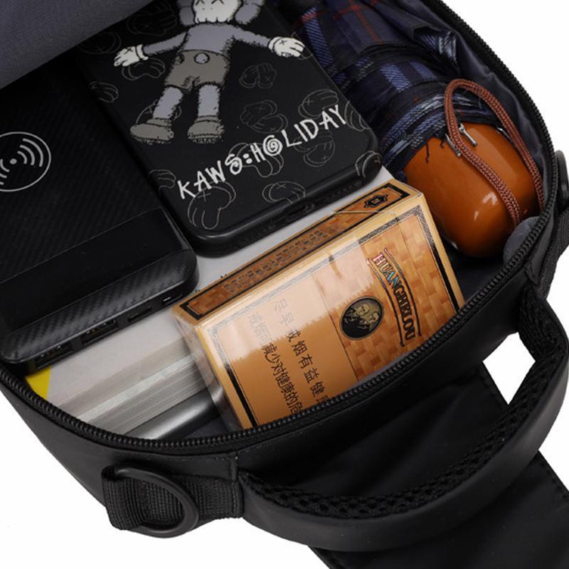 Bolsa de hombro multiusos con puerto de carga